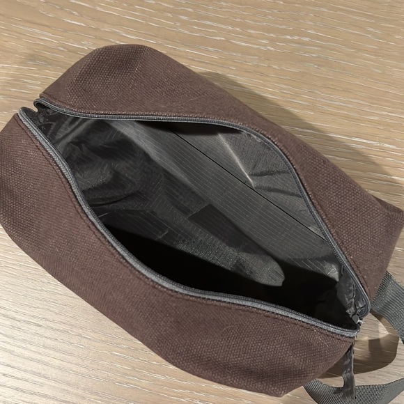 New Every Man Jack Toiletry Travel Bag - Picture 7 of 9